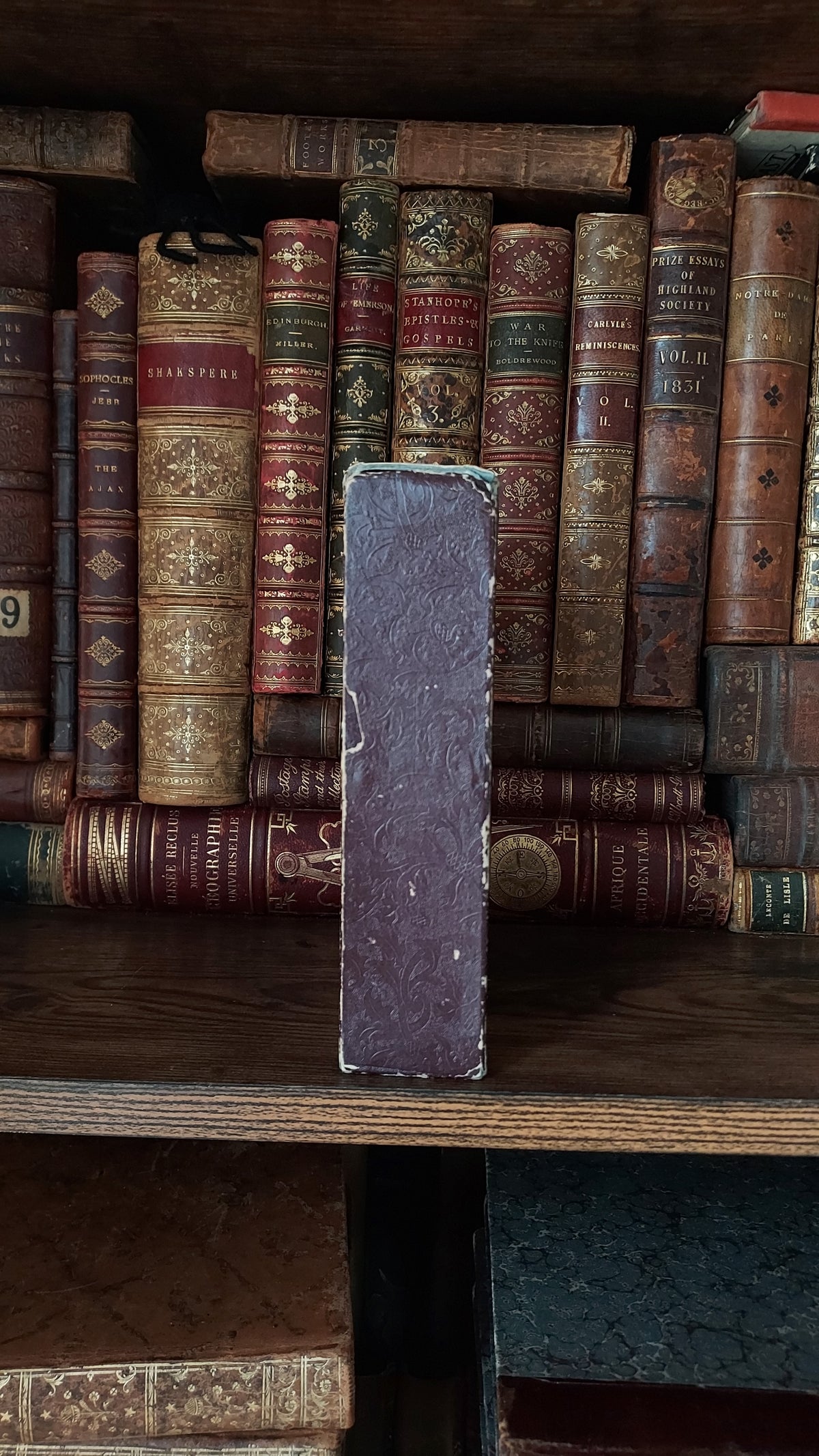 1846 Paroissien Latin-Français | Scarlet Velvet w/Large Gold Clasp