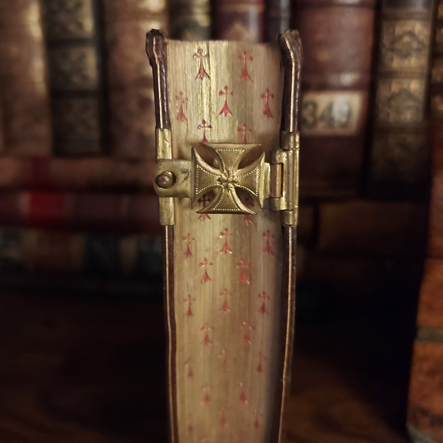1868 Diurnal de Bayeux | Double Clasp & Ermine Gauffered Pages