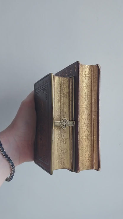 19th-century Eucologe ou Paroissien romain-éduen: Floral Gauffered Edges