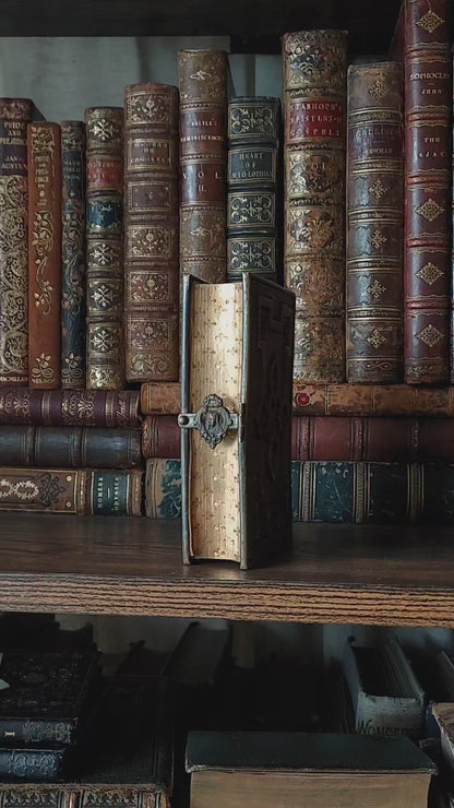1866 Recueil de Prières | Gauffered Edge & Mary Clasp