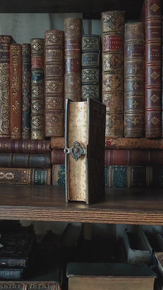 1866 Recueil de Prières | Gauffered Edge & Mary Clasp