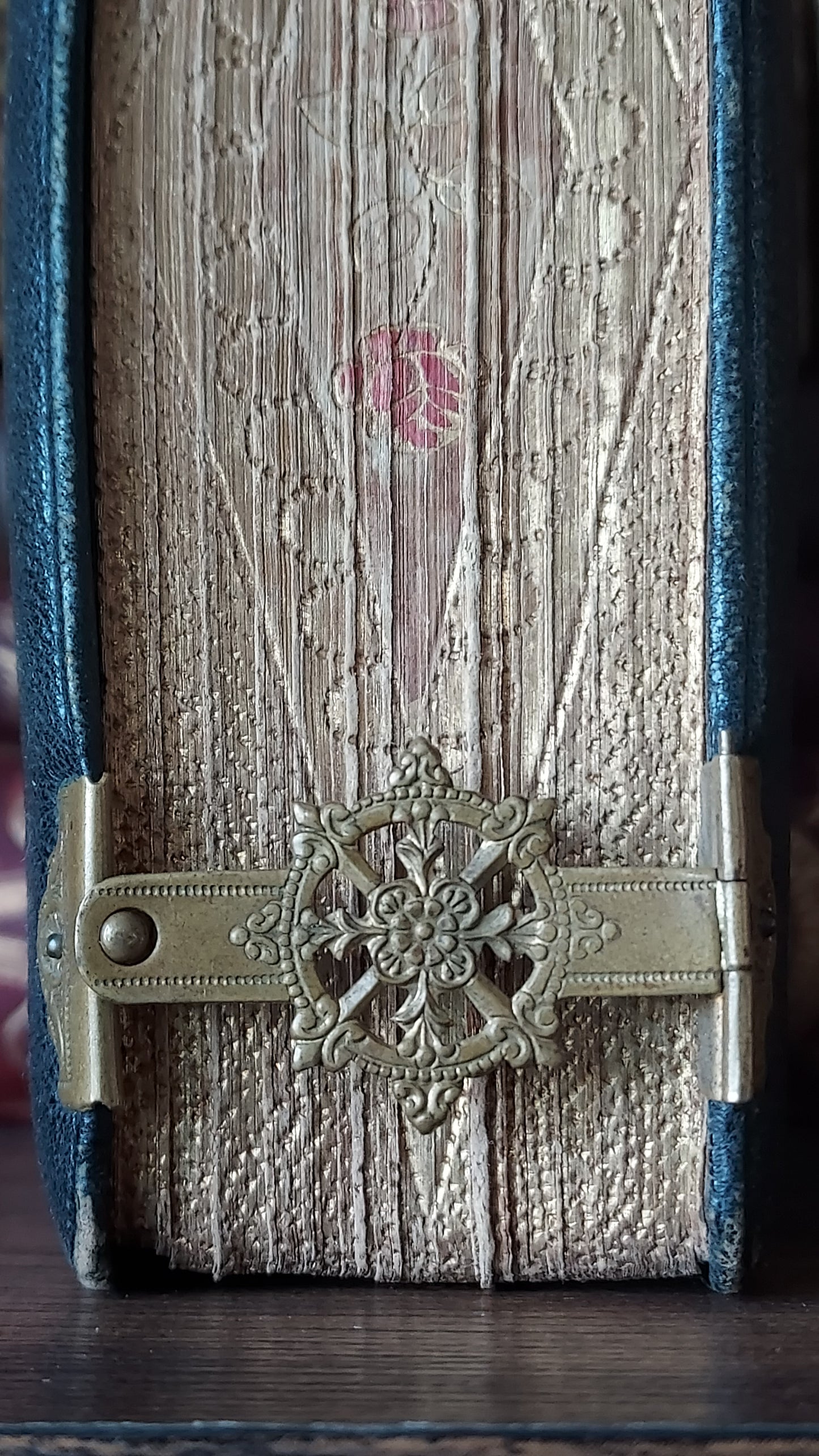1897 Manuale di Filotea | Hand-Painted Rose Gauffered Edges