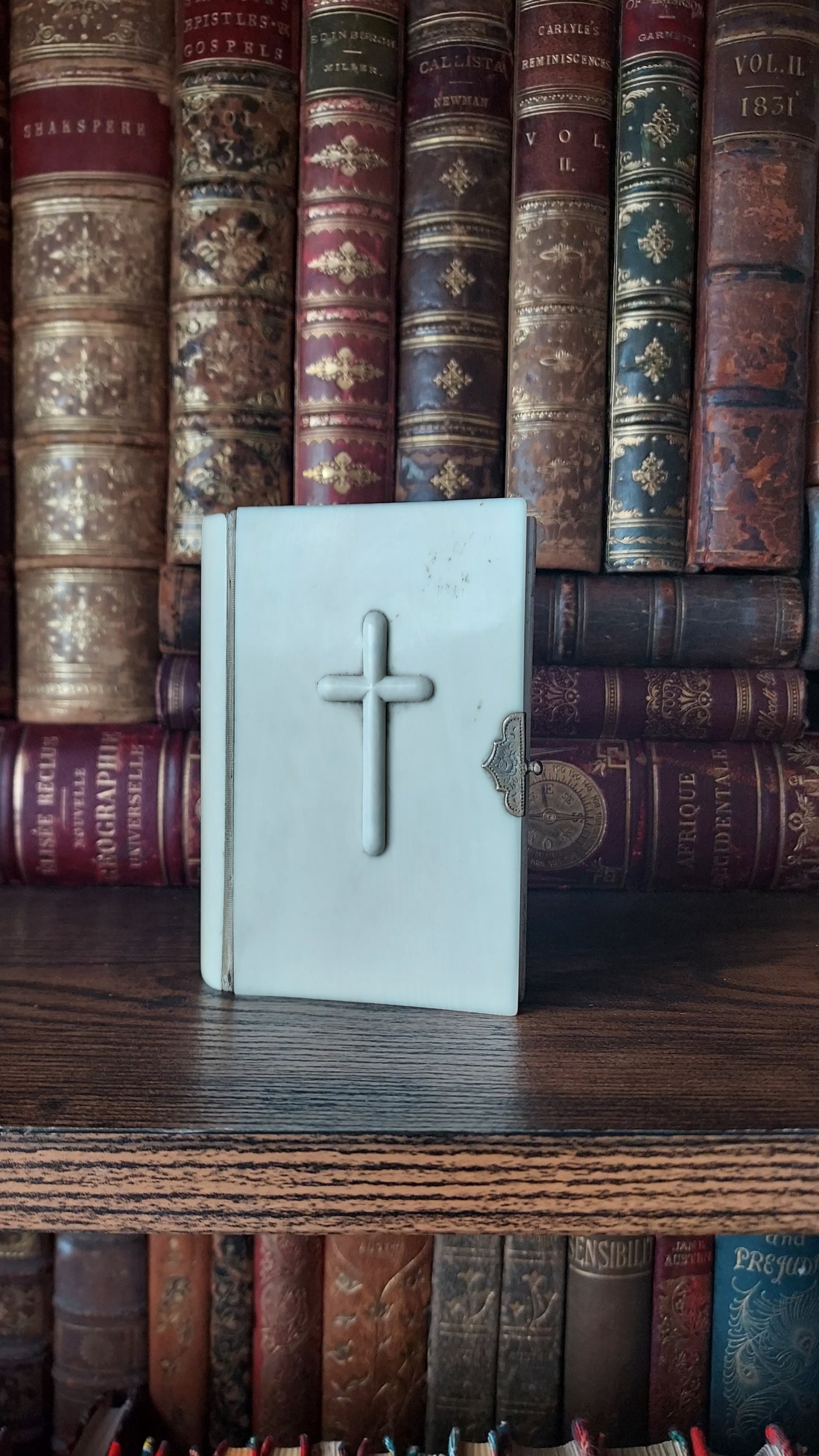 1868 Paroissien Romain | Mini Gauffered Edge