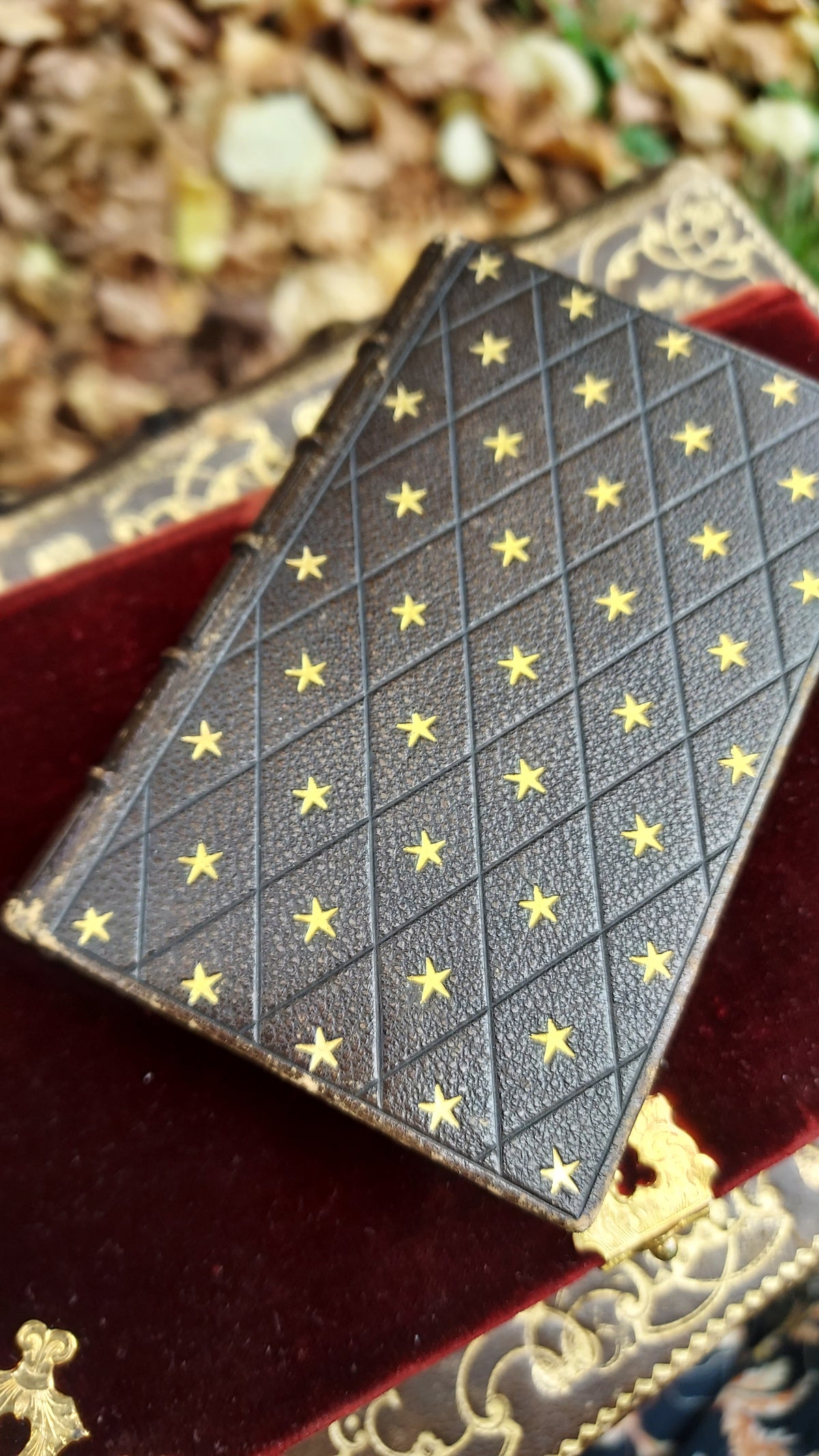 1850s L'Imitation de Jésus-Christ | Miniarture Star Binding w/Blue Gauffered Edges