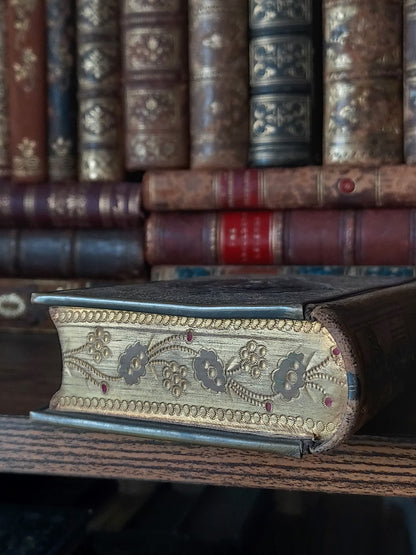 1867 Recueil de prières: Gilt-Gauffered and Hand-Painted Floral Page Edges