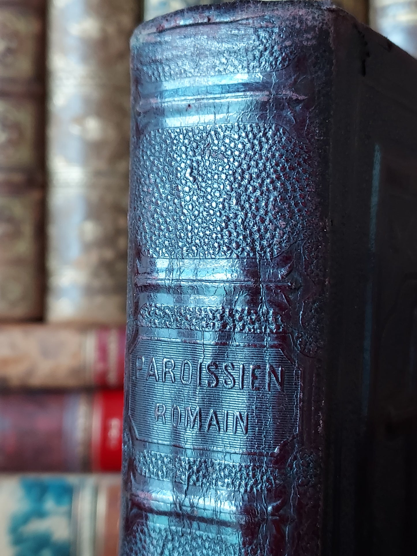 1897 Paroissien Romain | Floral Gauffered Edges
