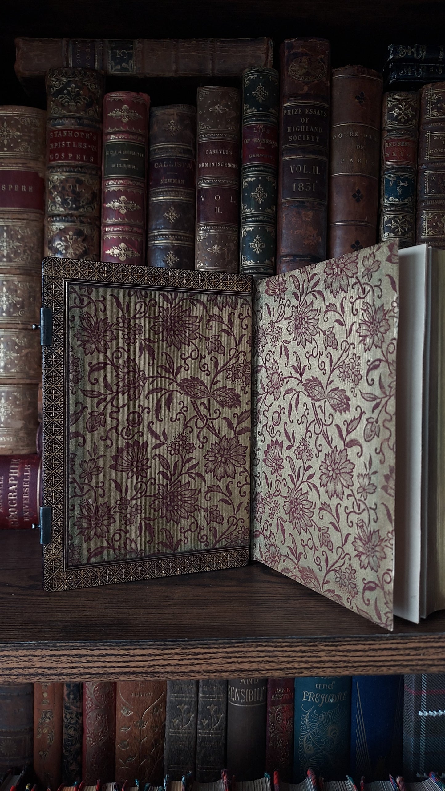 1880s Missel Romain | Ornate Double Floral Clasp