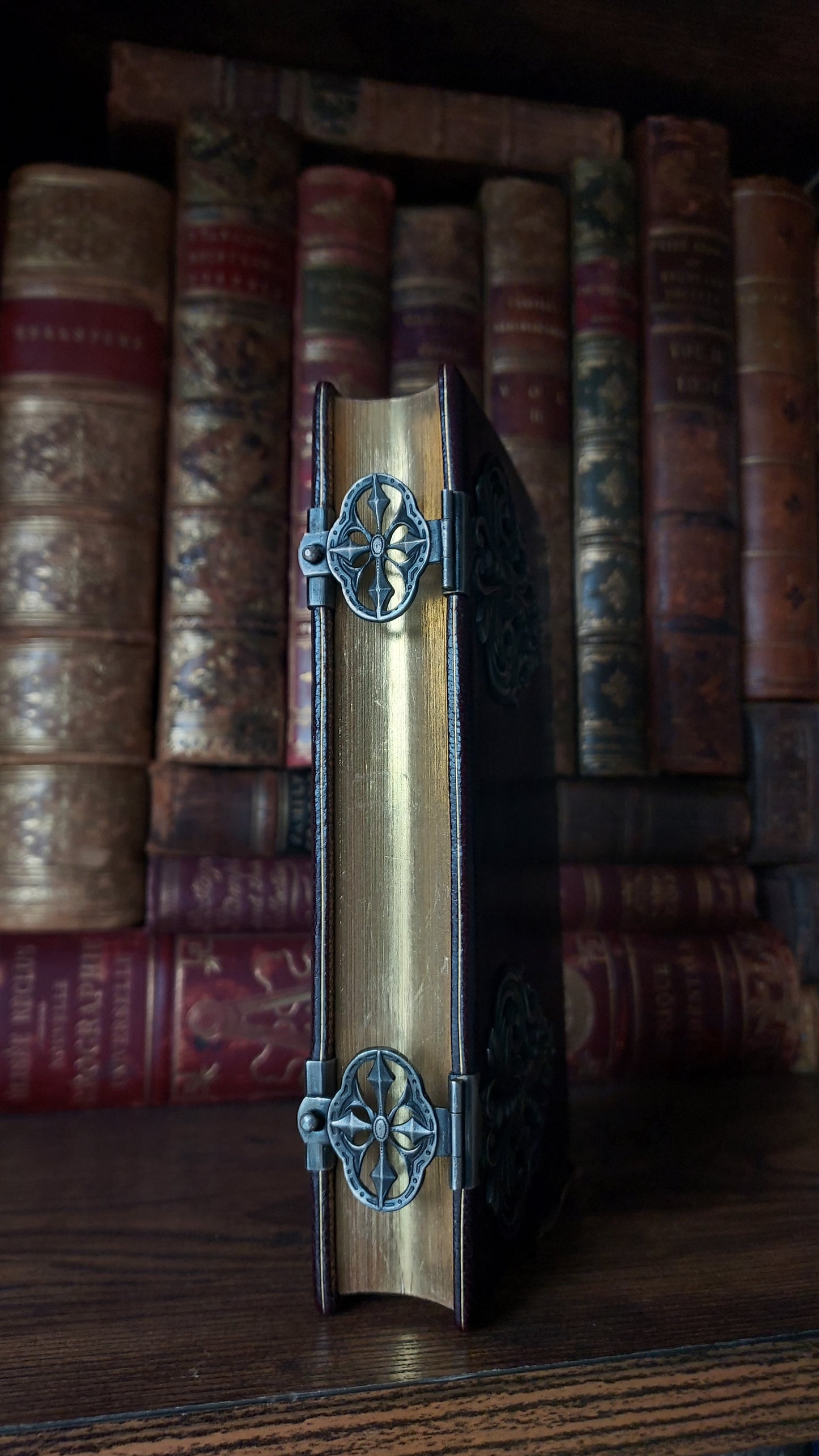 1880s Missel Romain | Ornate Double Floral Clasp