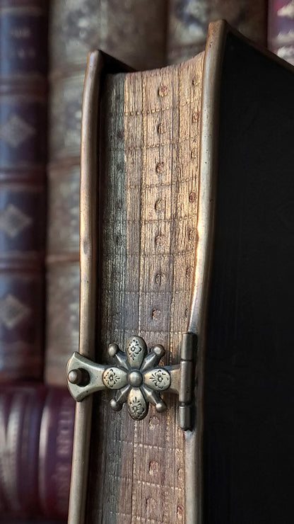 1862 Paroissien Romain | Floral Clasp & Dotted Gauffered Edge