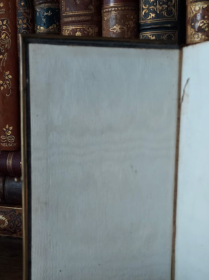 1867 Paroissien romain | Fleur-de-lis Clasp