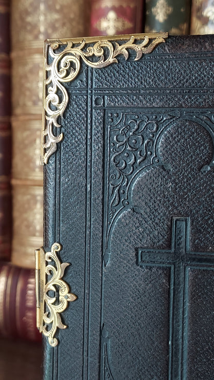 1846 Book of Common Prayer | Rare Gauffered Words and Metal Clasp