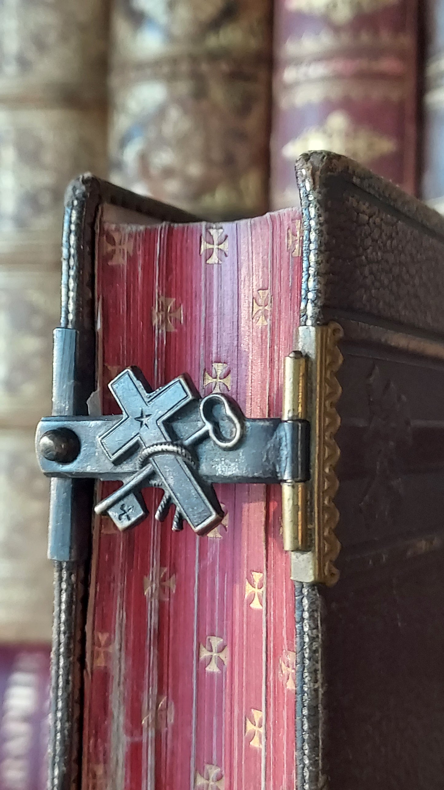 1863 Paroissien Romain | Red Pages and Cross Clasp