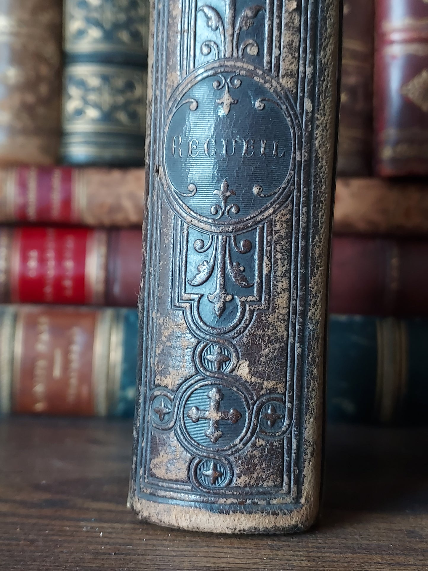 1867 Recueil de prières: Gilt-Gauffered and Hand-Painted Floral Page Edges