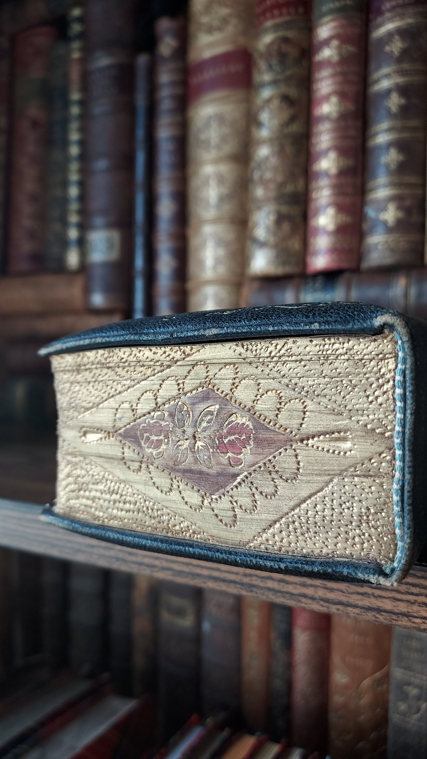 1897 Manuale di Filotea | Hand-Painted Rose Gauffered Edges