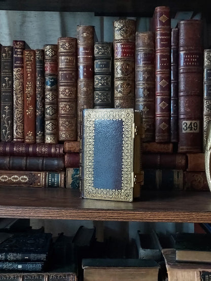 1873 Recueil de prieres: Ornate Double Clasp Binding w/ Paisley Fore-Edge Painting