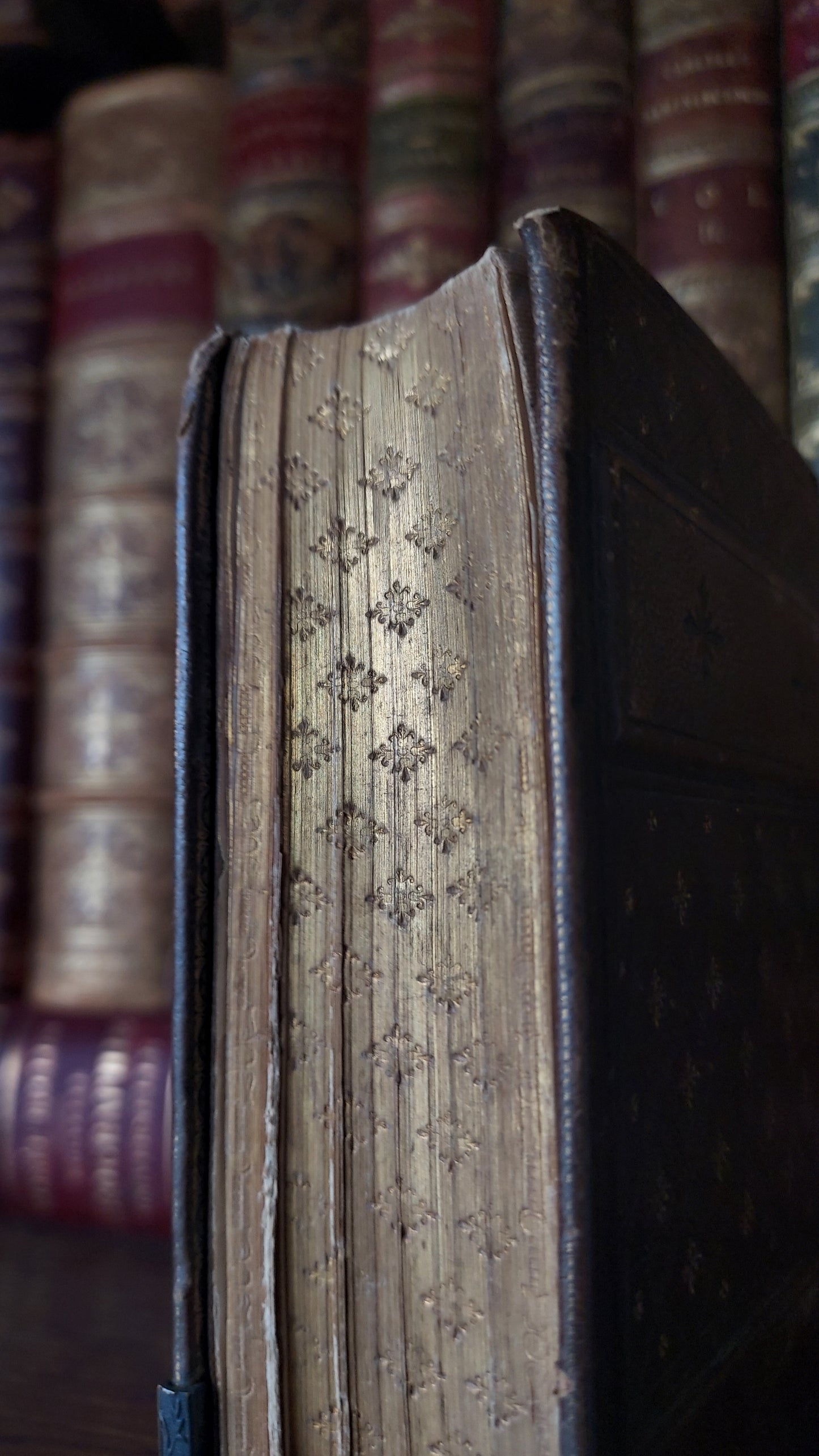 1850s Paroissien Romain | Gauffered Edge Starburst Motif
