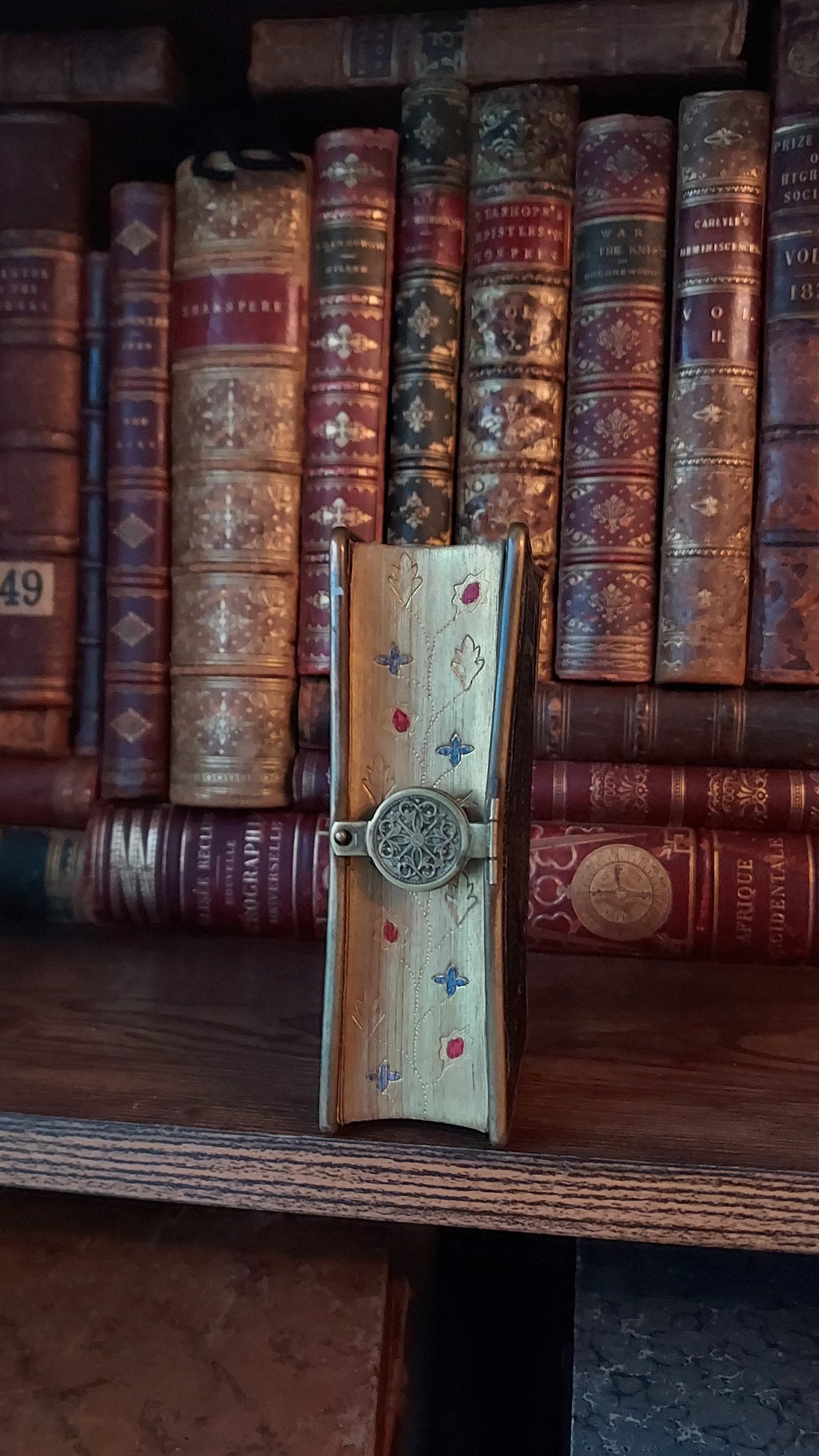 1850s Parioissien Romain | Hand-Painted Gauffered Edges w/Clasp