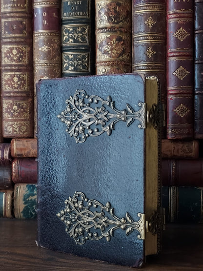 1892 Missel Romain L'Office des Dimanches: Ornate Double Clasp