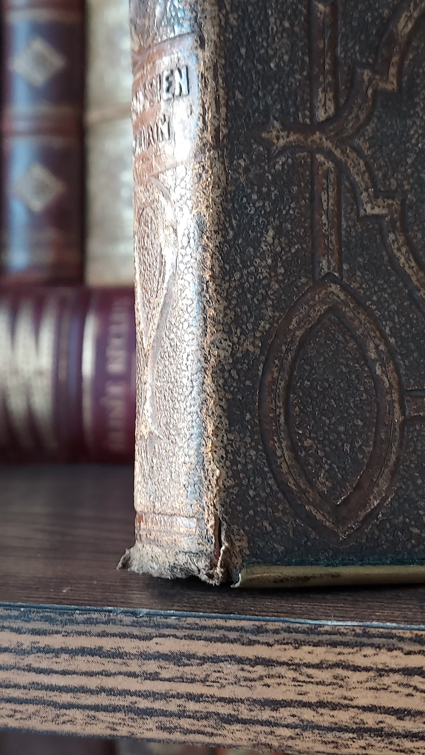 1870s Paroissien Romain | Mini w/Gauffered Stars
