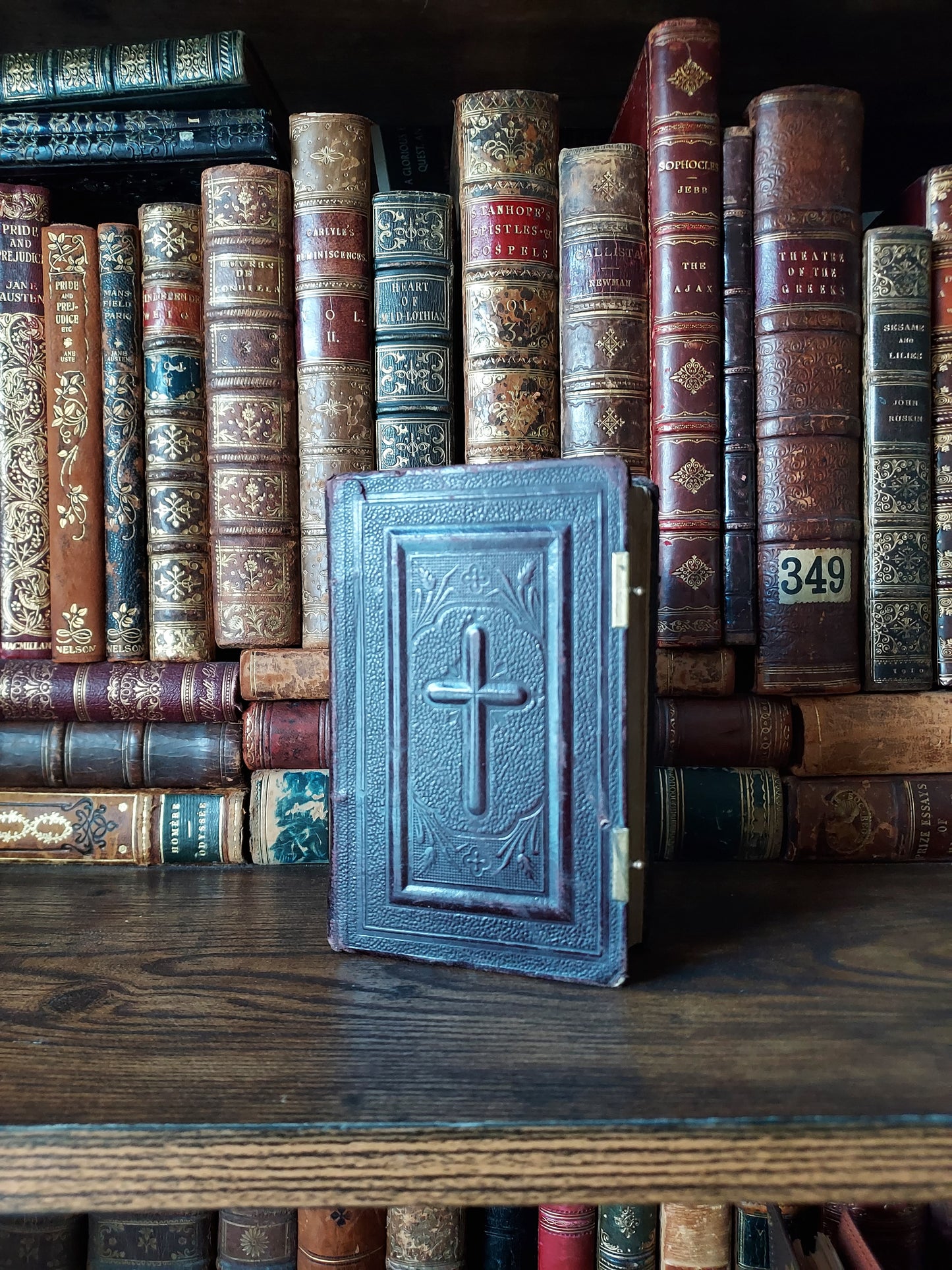 1897 Paroissien Romain | Floral Gauffered Edges
