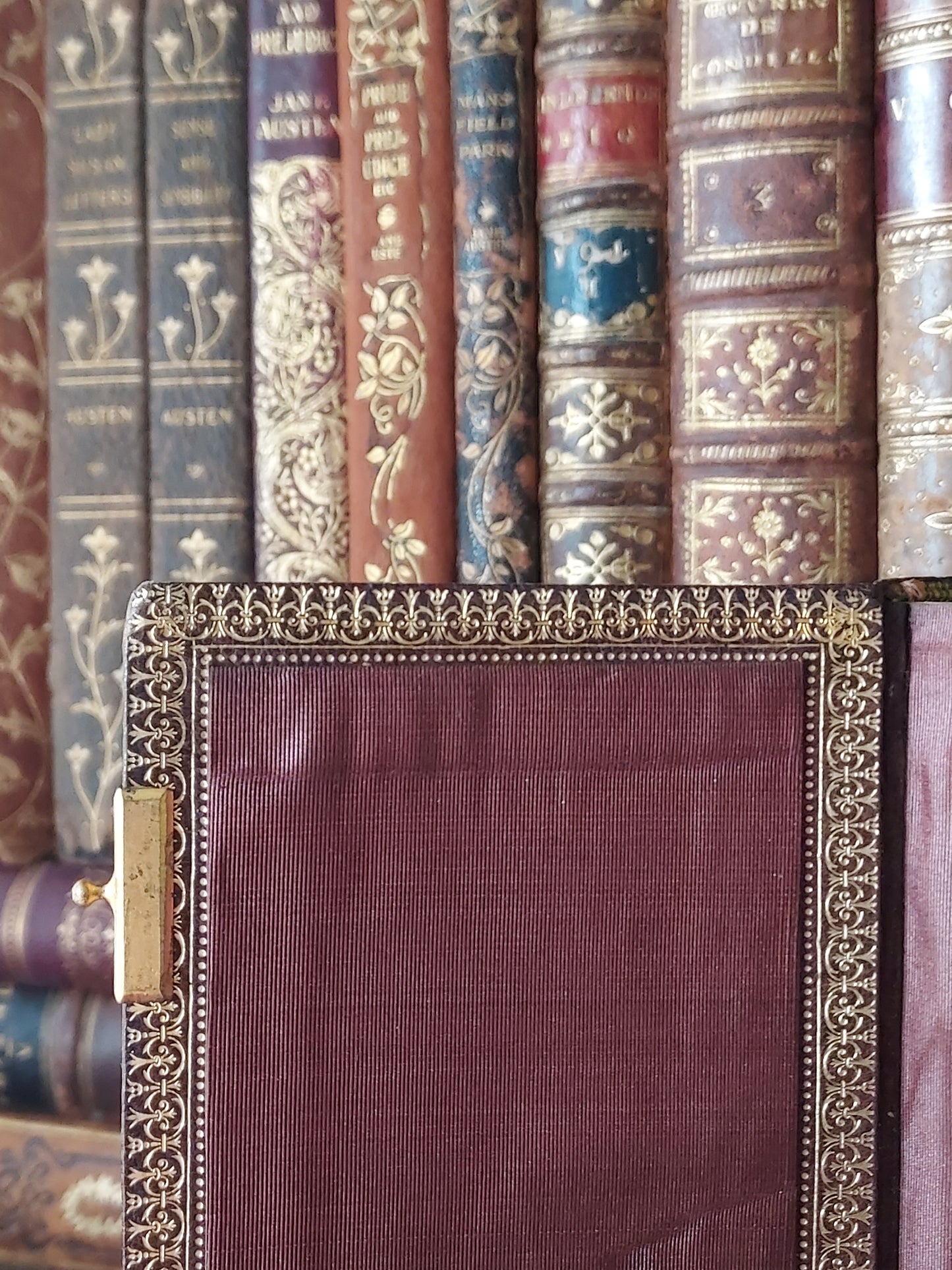 1873 Recueil de prieres: Ornate Double Clasp Binding w/ Paisley Fore-Edge Painting