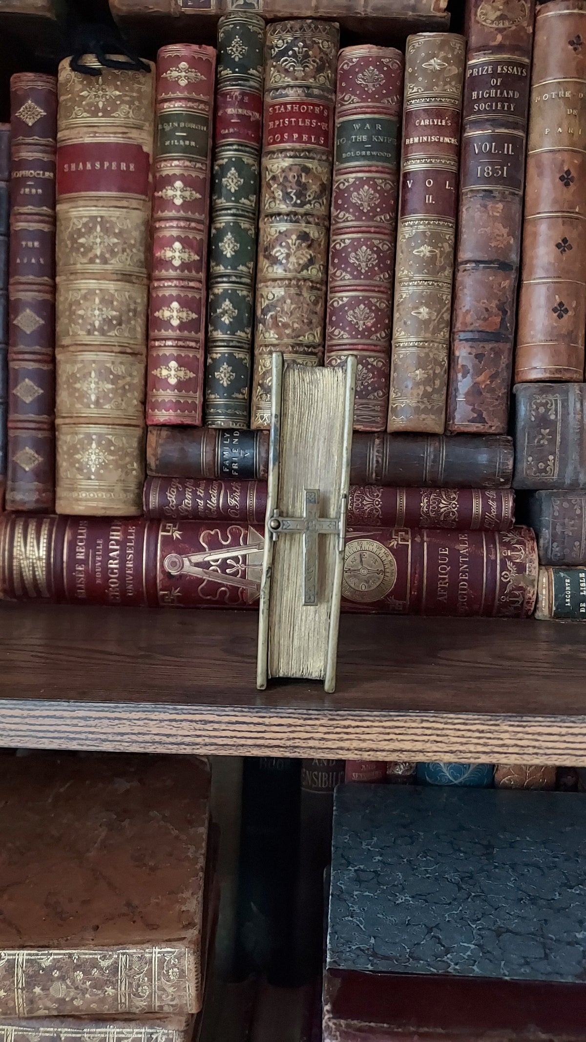 1877 Petit Paroissien Romain | Cross Clasp