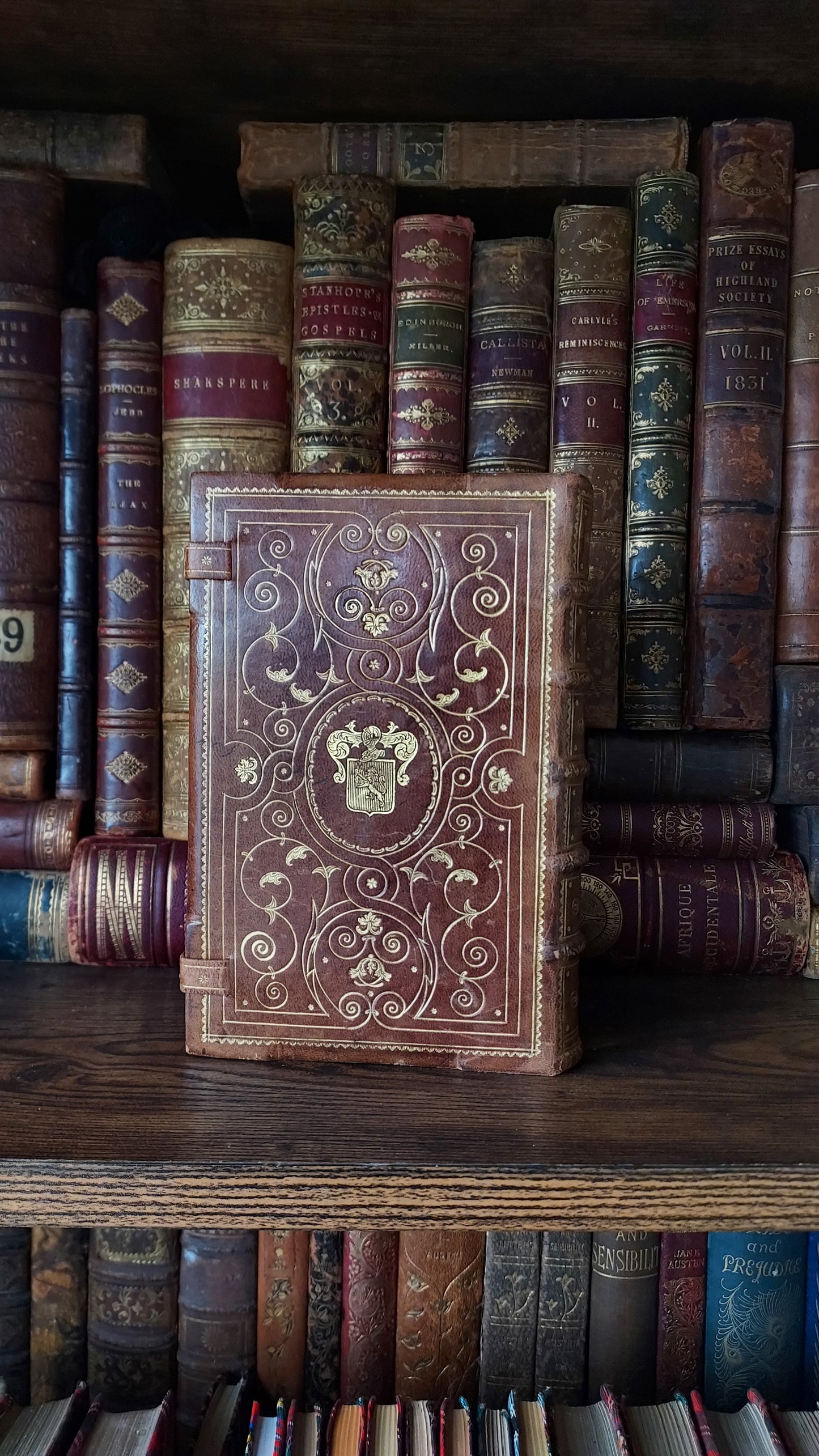 1902 Le Nouveau Testament & Prayer Card | Hand-Illuminated, Stamped by L. Angeli