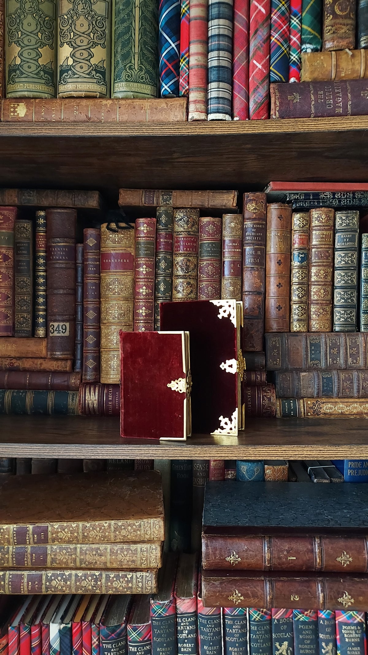 1846 Paroissien Latin-Français | Scarlet Velvet w/Large Gold Clasp
