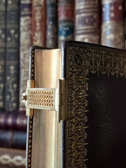 1873 Recueil de prieres: Ornate Double Clasp Binding w/ Paisley Fore-Edge Painting
