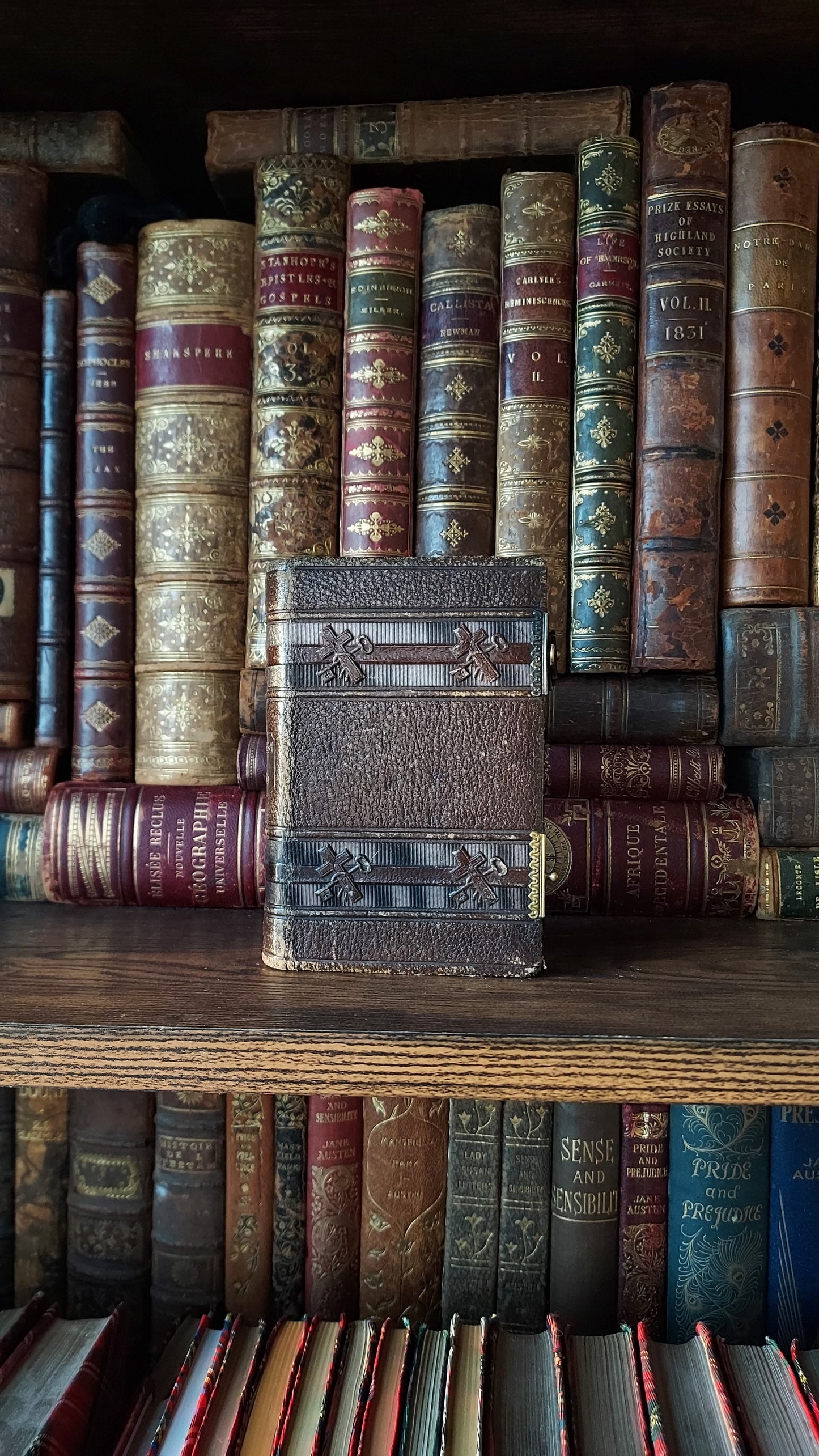 1863 Paroissien Romain | Red Pages and Cross Clasp