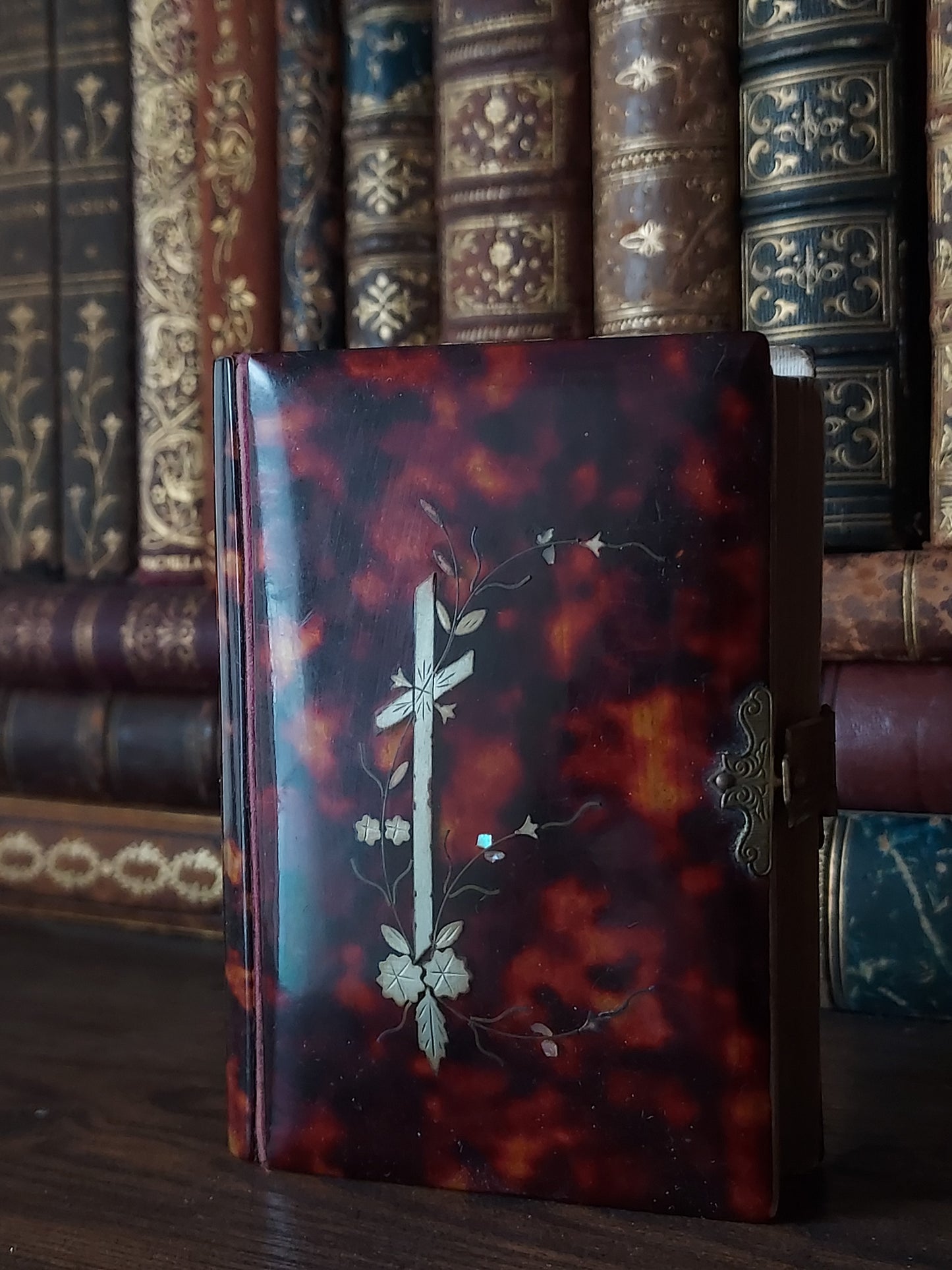 Paroissien Romain | 1890s Faux Tortoise Shell Clasp Book