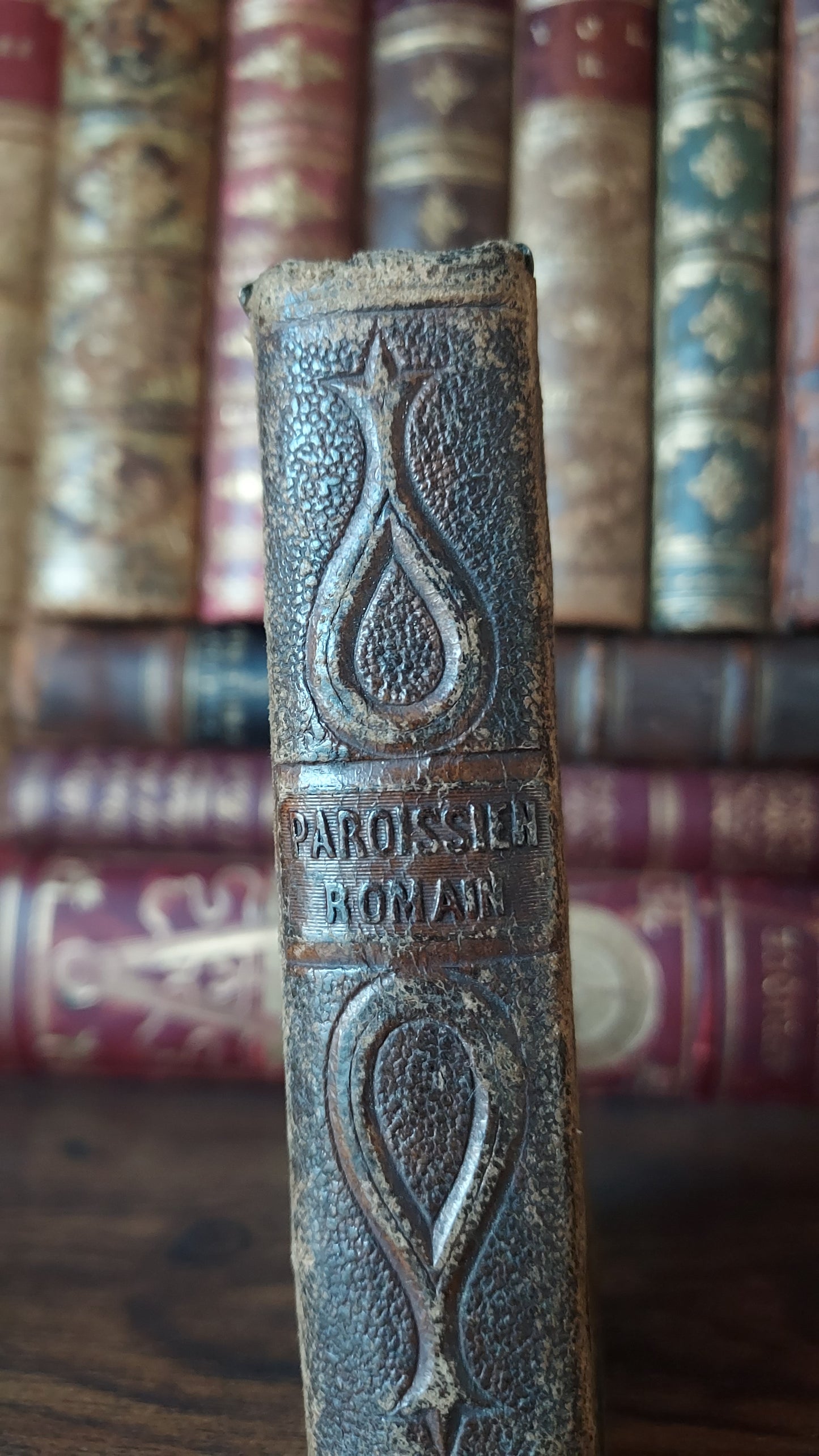 1870s Paroissien Romain | Mini w/Gauffered Stars