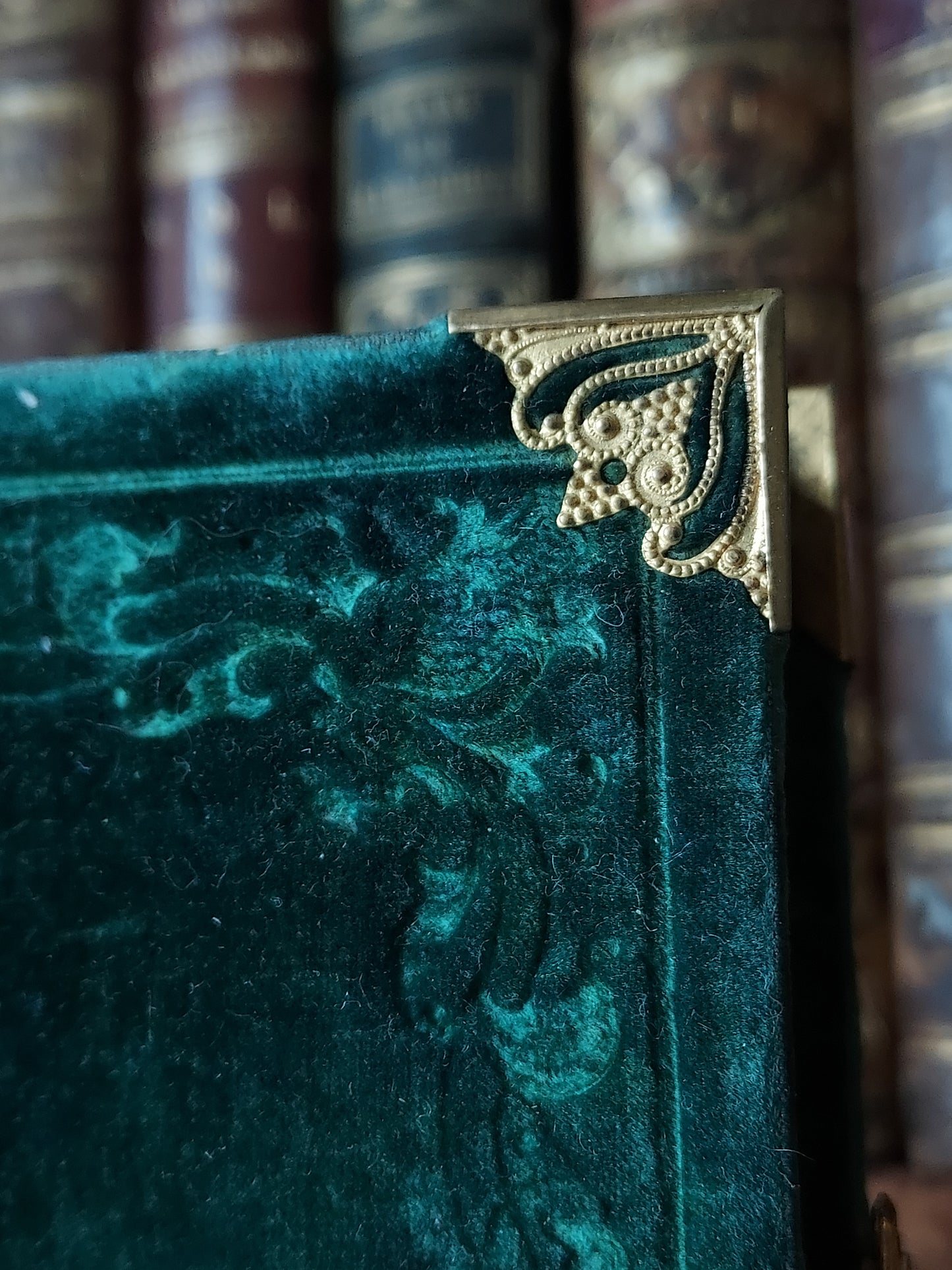 1838 Paroissien Complet | Green Velvet & Cross Clasp