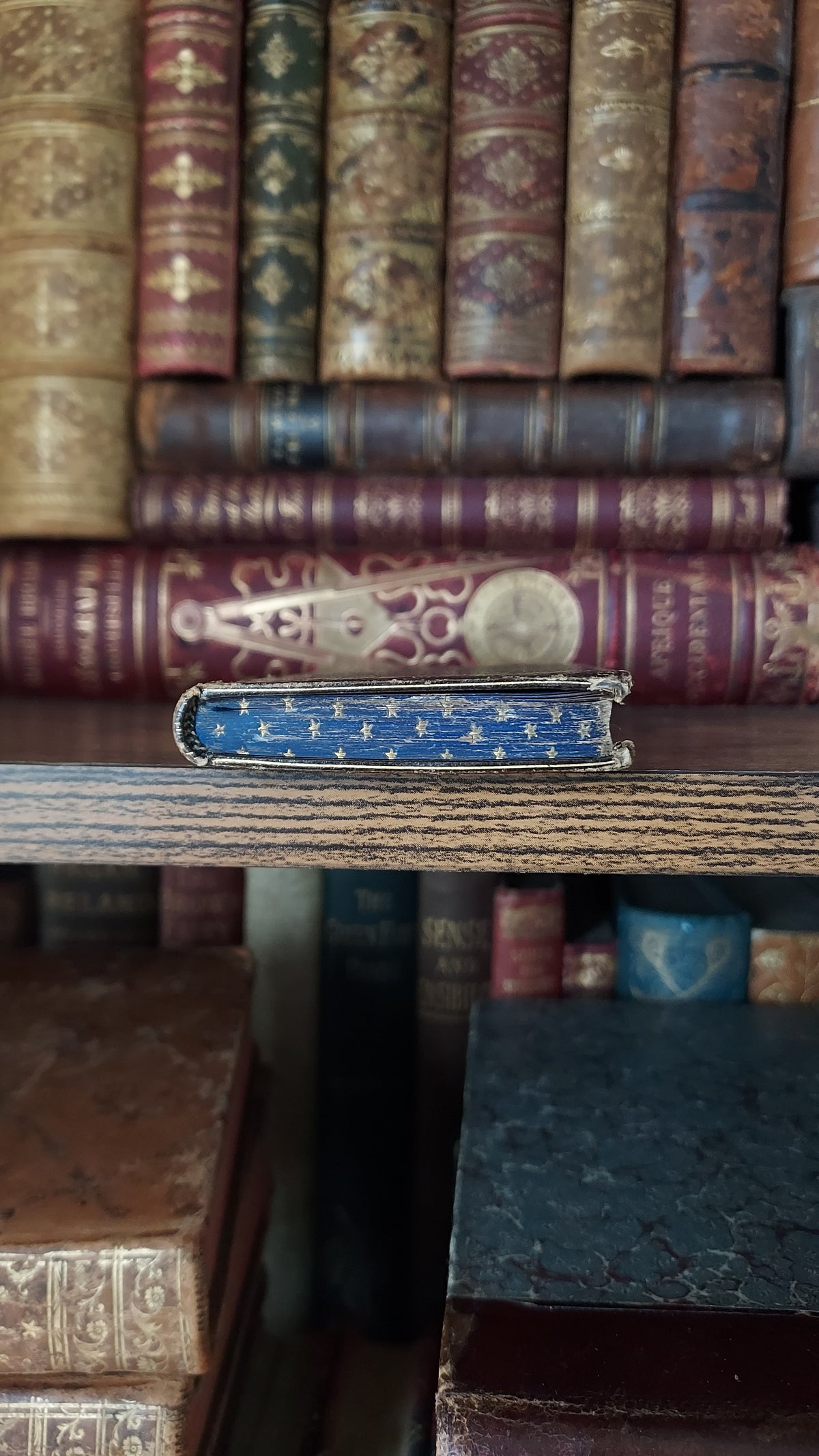 1850s L'Imitation de Jésus-Christ | Miniarture Star Binding w/Blue Gauffered Edges