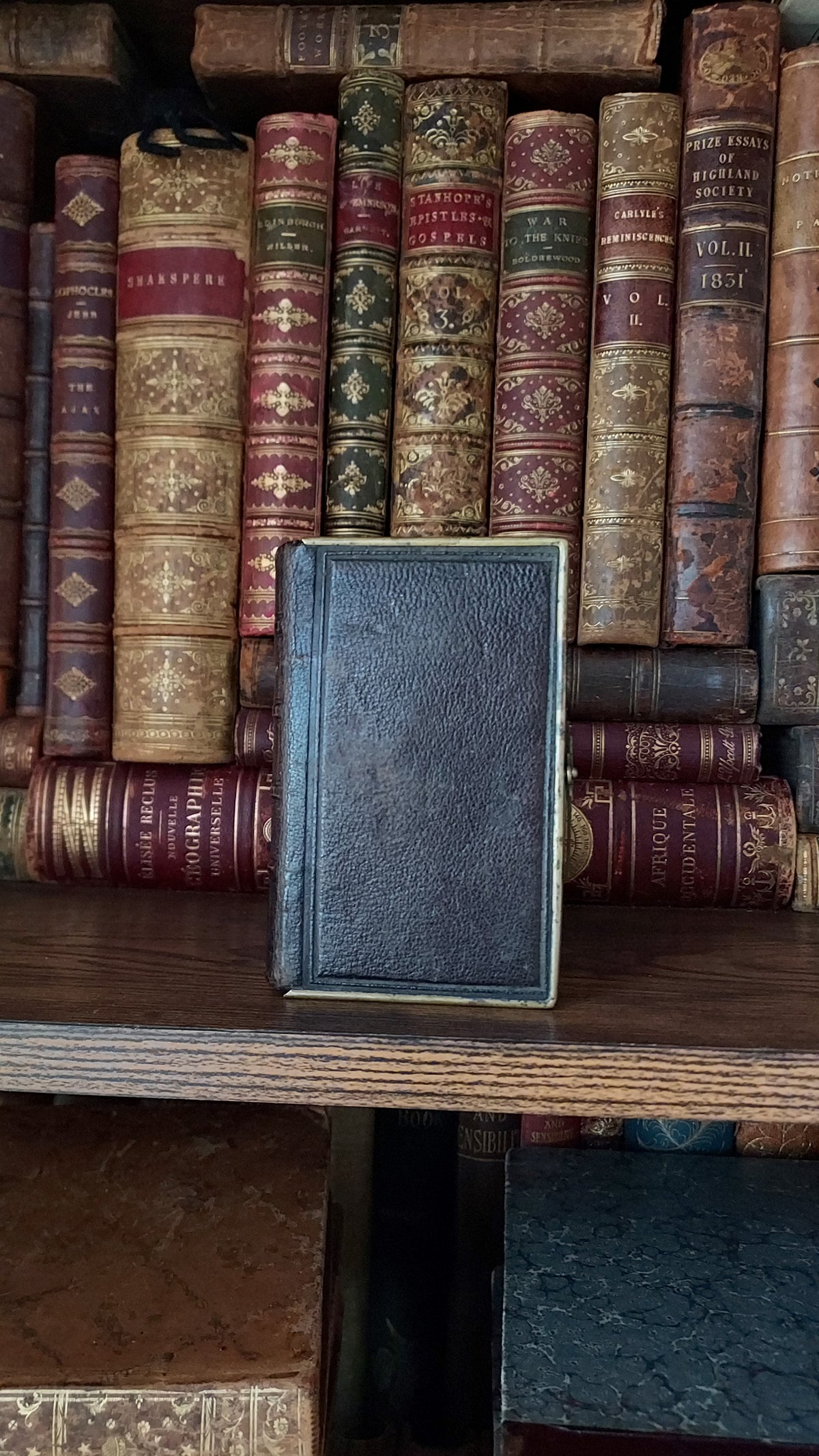 1877 Petit Paroissien Romain | Cross Clasp