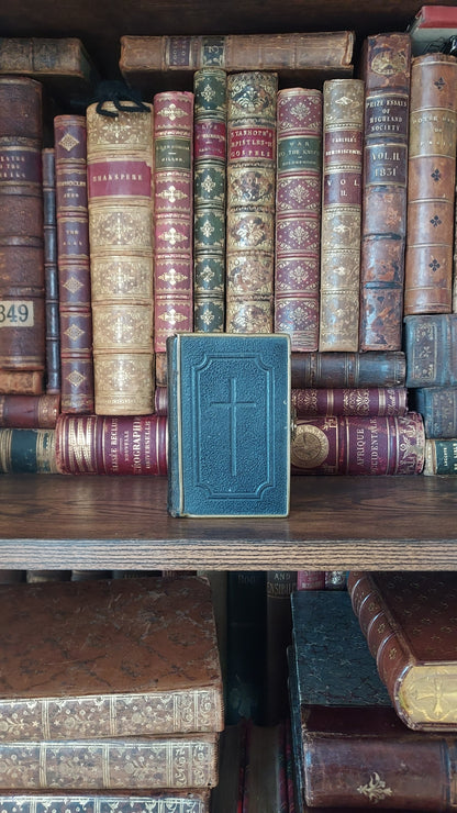 1879 Paroissien Romain | Miniature Clasped Binding