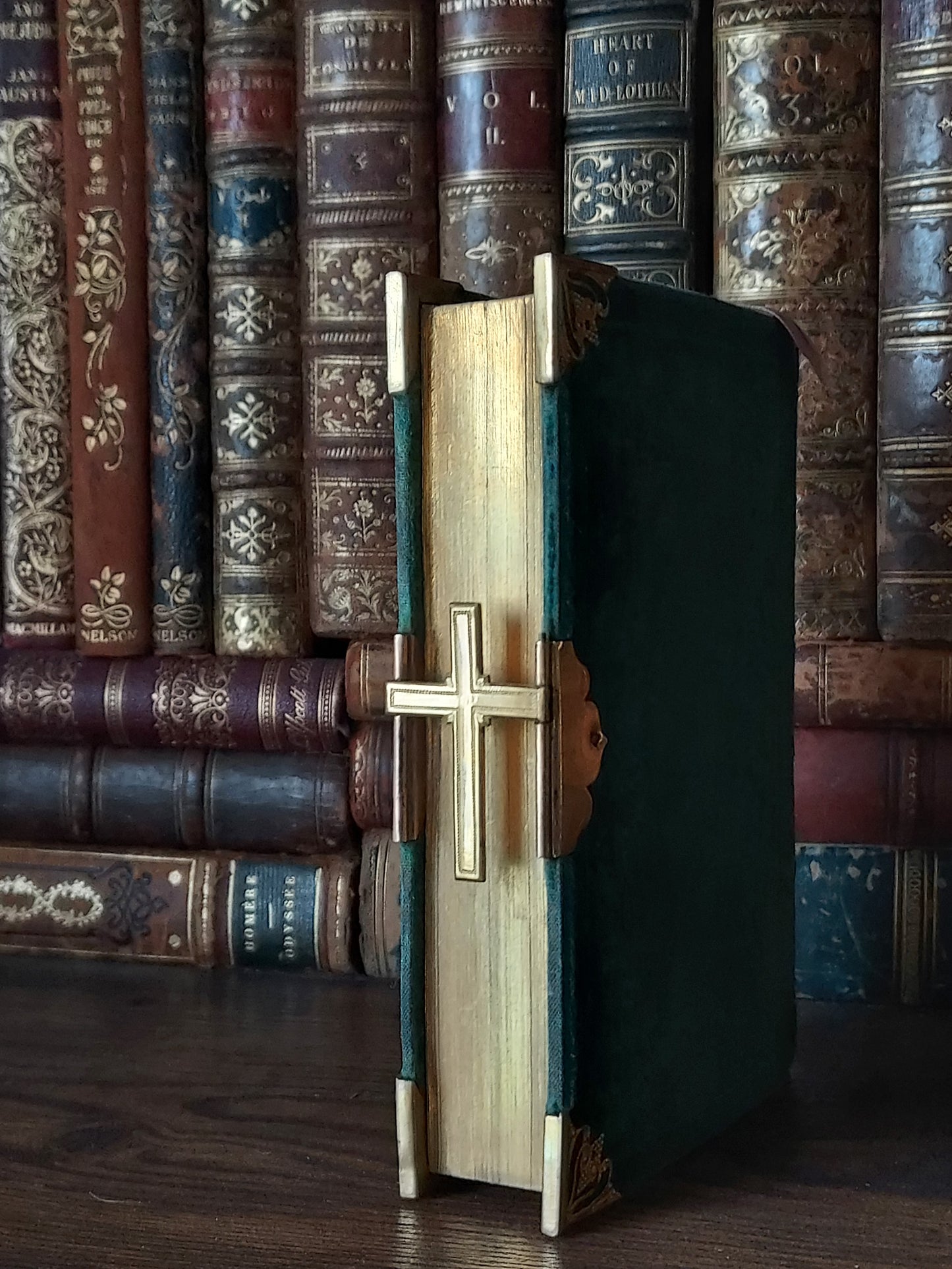 1838 Paroissien Complet | Green Velvet & Cross Clasp