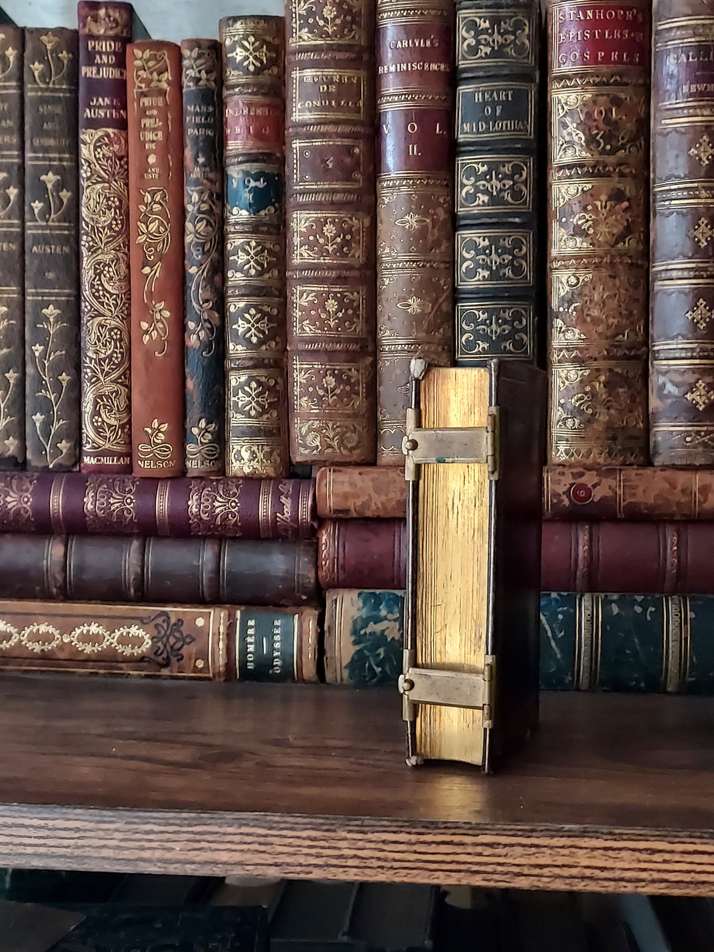 19th-Century Paroissien Romain: Double Gold-Tone Metal Clasp