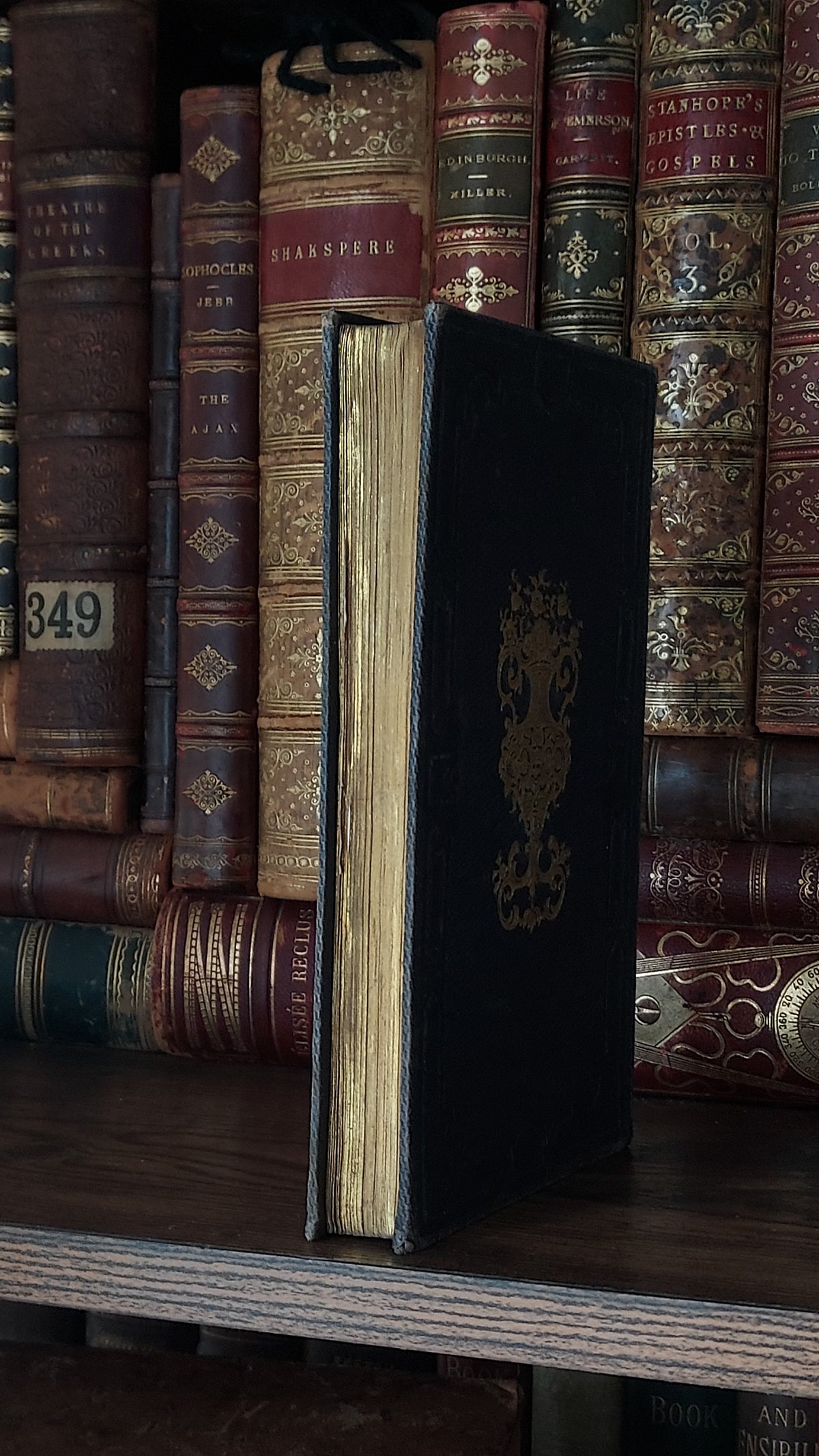 1848 Black and gold | Alfred Mame Black & Gold Cartonnage