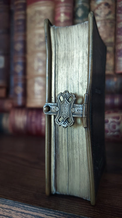 1879 Paroissien Romain | Miniature Clasped Binding