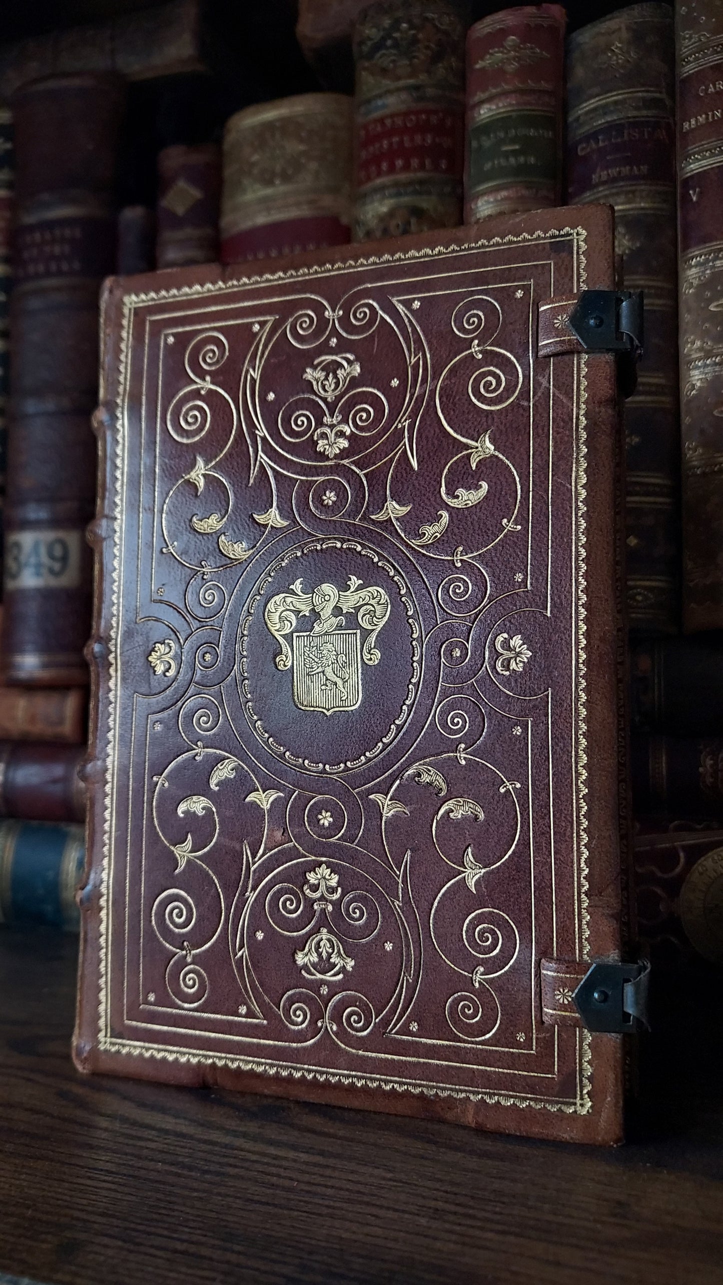 1902 Le Nouveau Testament & Prayer Card | Hand-Illuminated, Stamped by L. Angeli