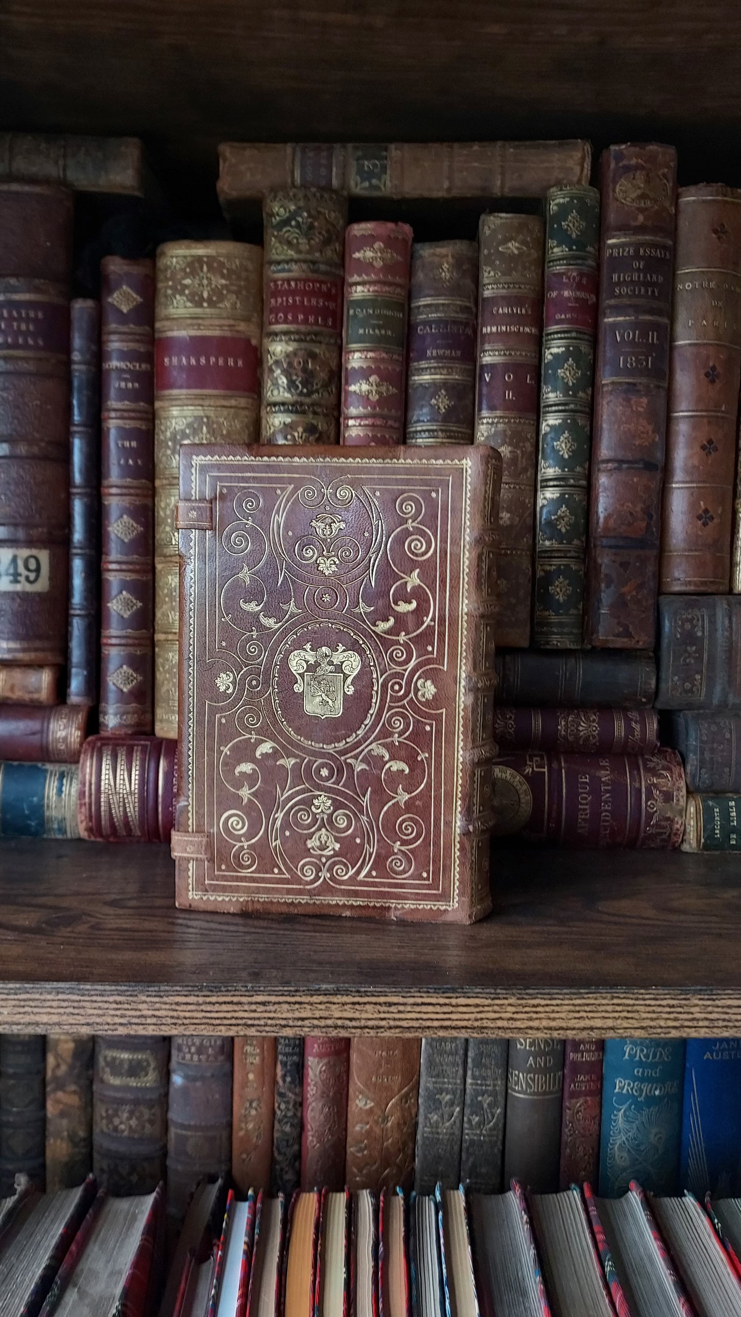 1902 Le Nouveau Testament & Prayer Card | Hand-Illuminated, Stamped by L. Angeli