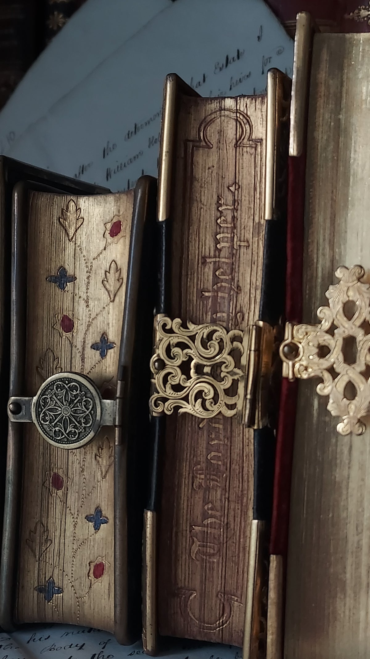 1850s Parioissien Romain | Hand-Painted Gauffered Edges w/Clasp