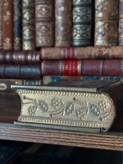 1867 Recueil de prières: Gilt-Gauffered and Hand-Painted Floral Page Edges