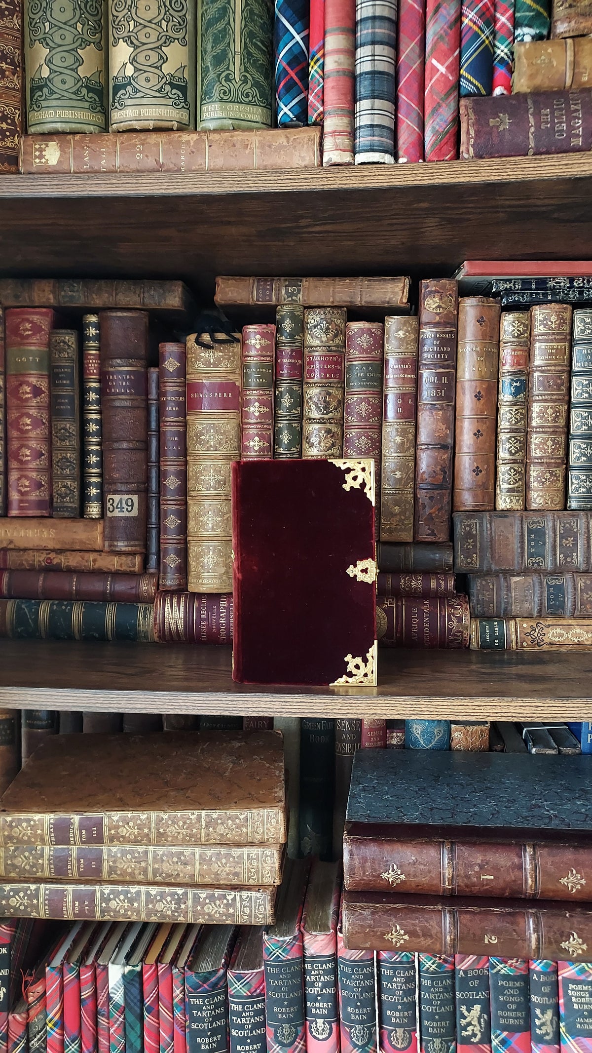 1846 Paroissien Latin-Français | Scarlet Velvet w/Large Gold Clasp