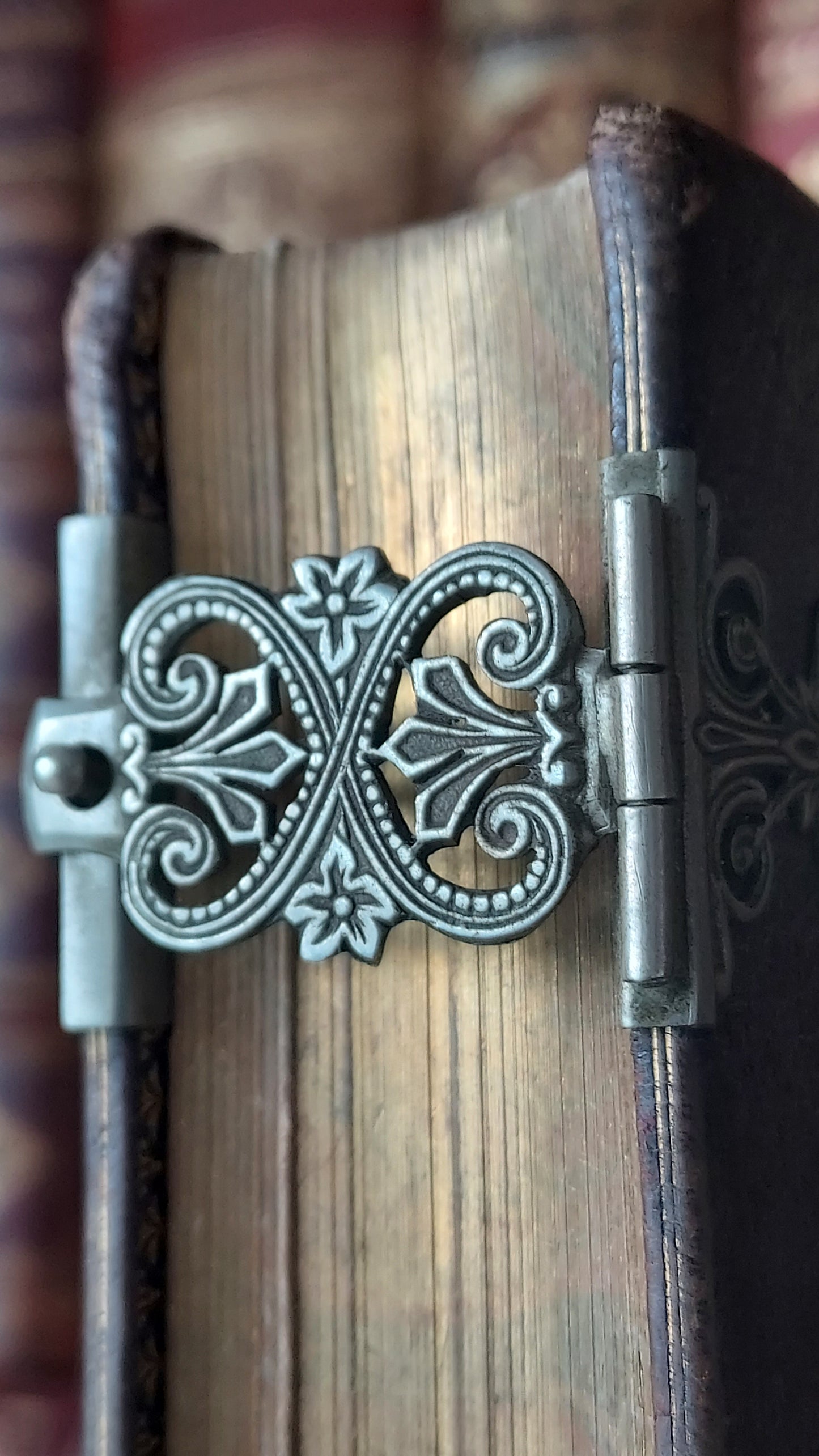 1880s Paroissien Romain | Floral Clasp