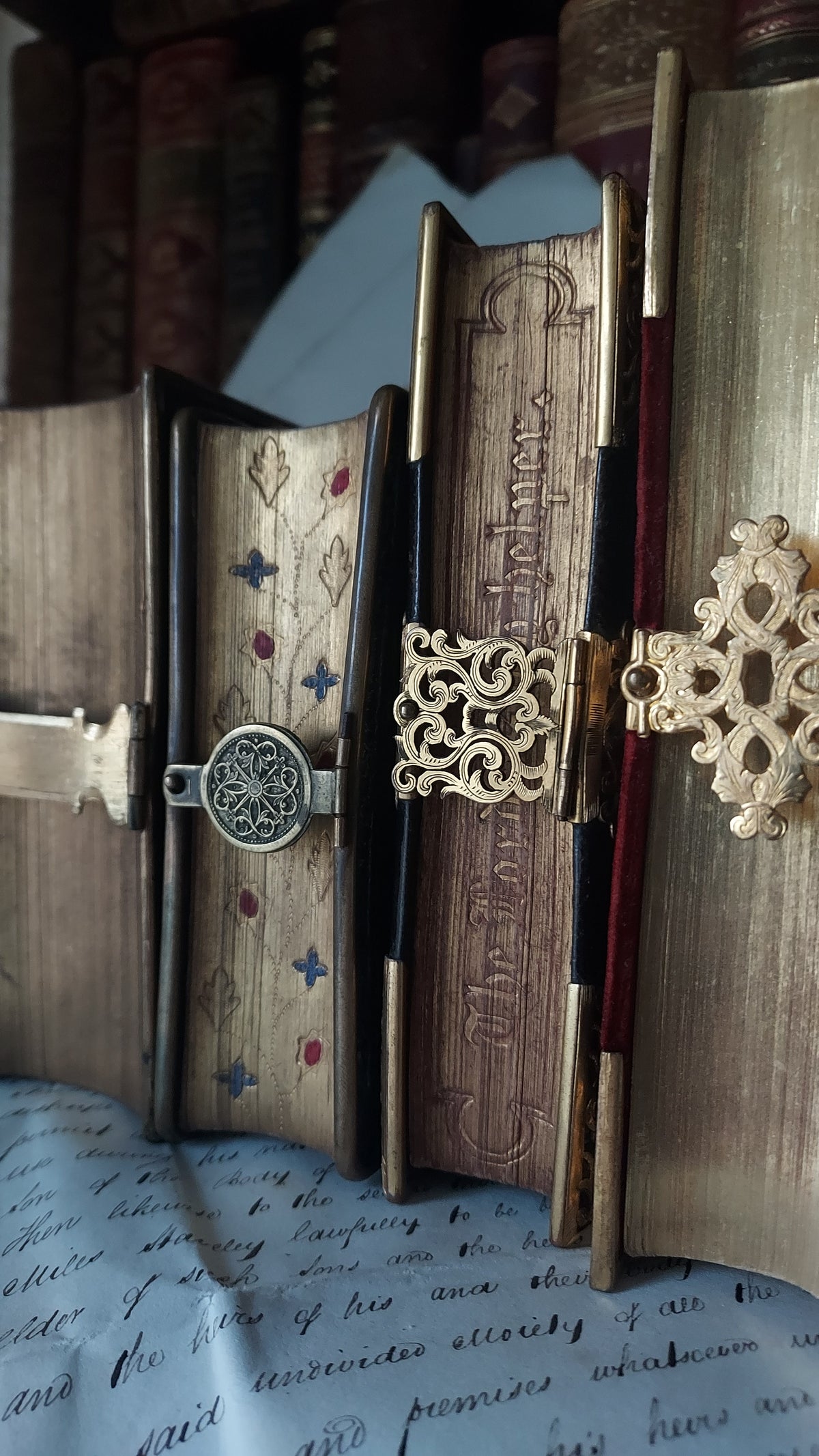 1850s Parioissien Romain | Hand-Painted Gauffered Edges w/Clasp