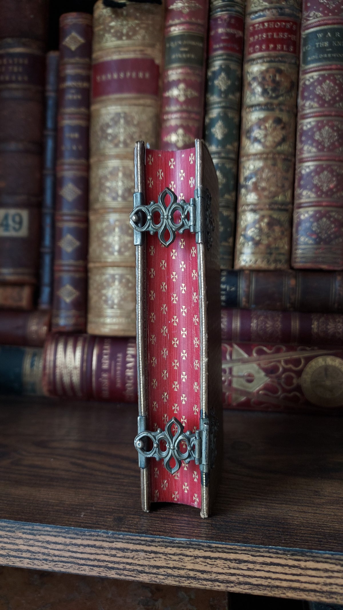 1860s Imitation de Jésus-Christ | Noble Provenance, Clasps, & Gauffered Edges