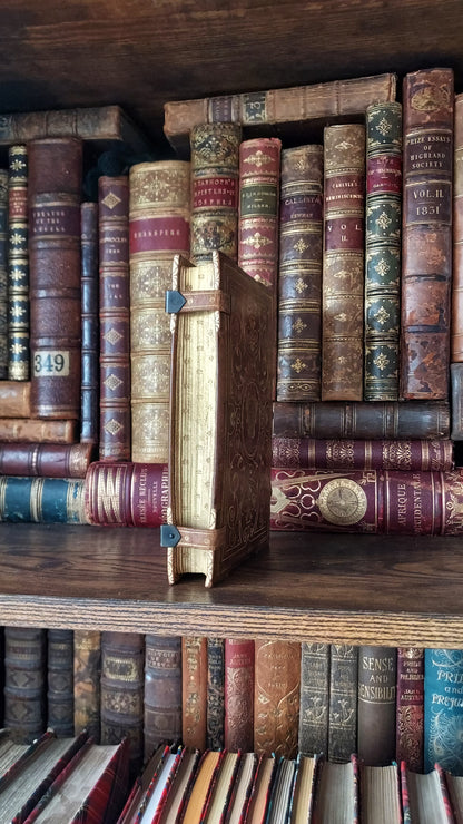 1902 Le Nouveau Testament & Prayer Card | Hand-Illuminated, Stamped by L. Angeli