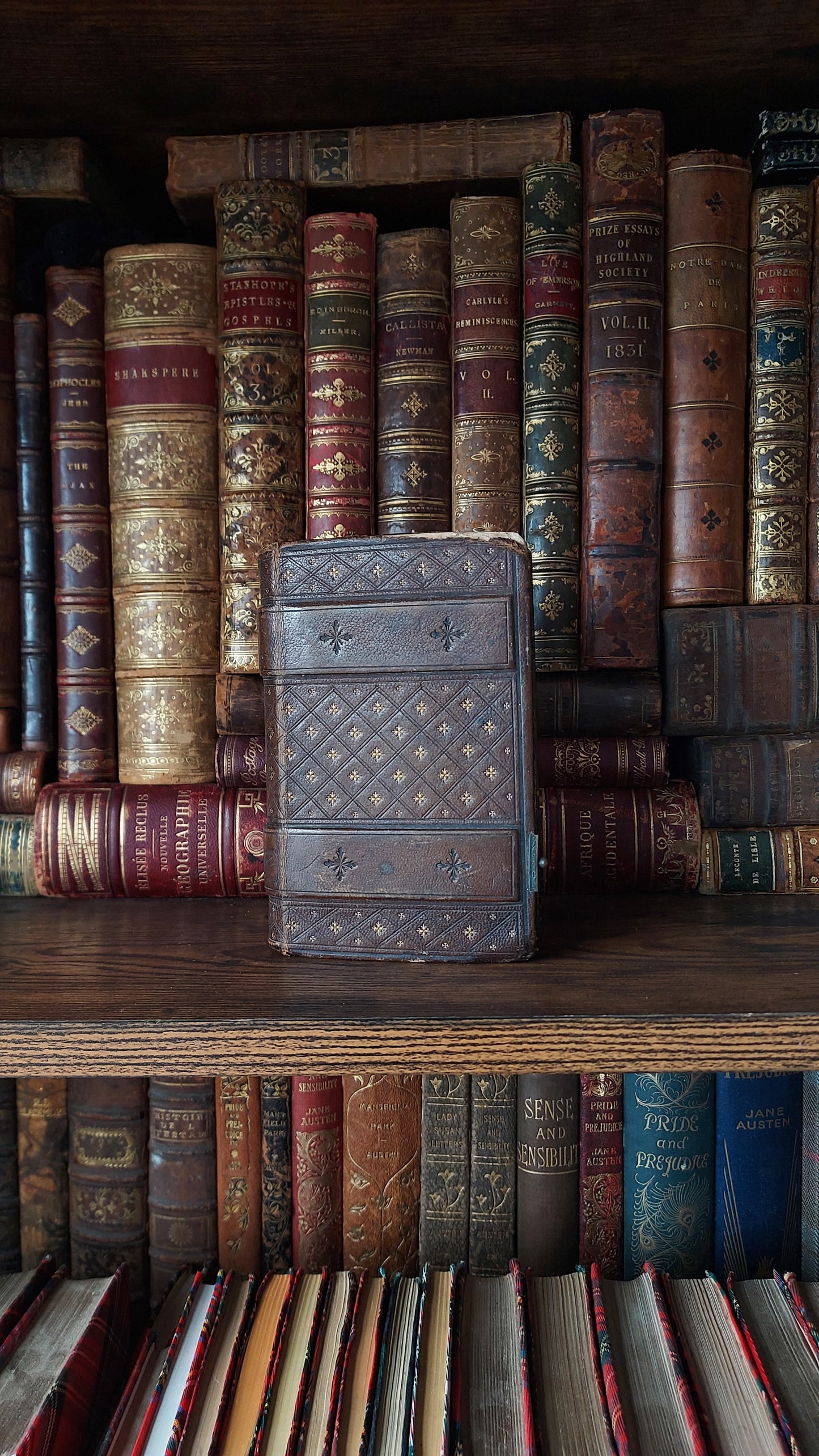 1850s Paroissien Romain | Gauffered Edge Starburst Motif